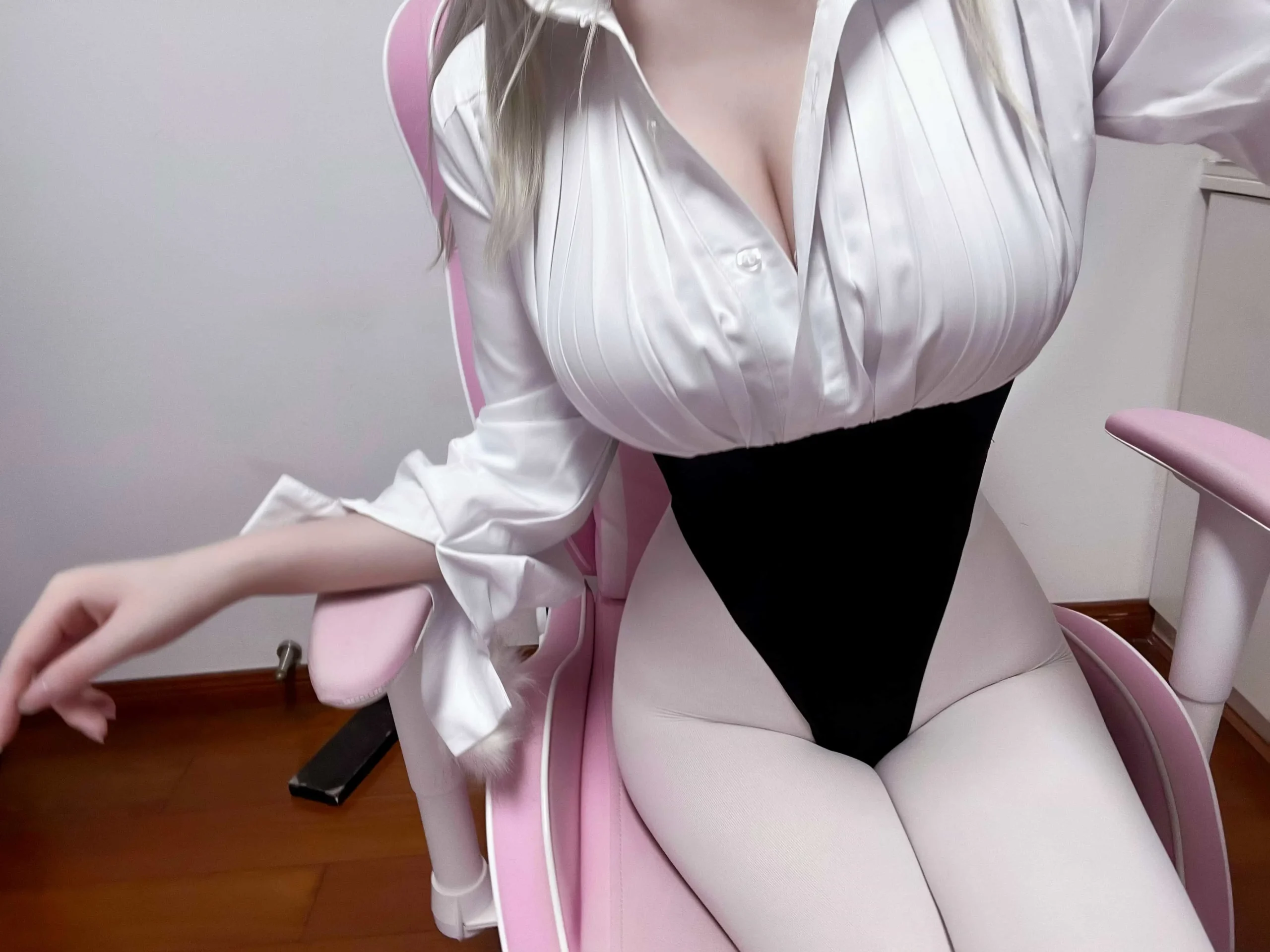 12月7日更新 写真合集(十万珍吱伏特、双木扶苏、小容仔咕咕咕w、星澜、亚马逊鲶鱼、一色雨、桜井宁宁、羽生三未) 13 Etu一色雨 国庆福利 高扬斯卡娅 11P1V 93MB tuya scaled